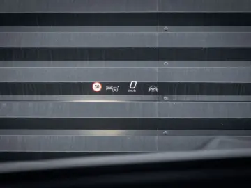 Mercedes-Benz GLE 450 d 4MATIC AMG Line Alpingrau Head-up