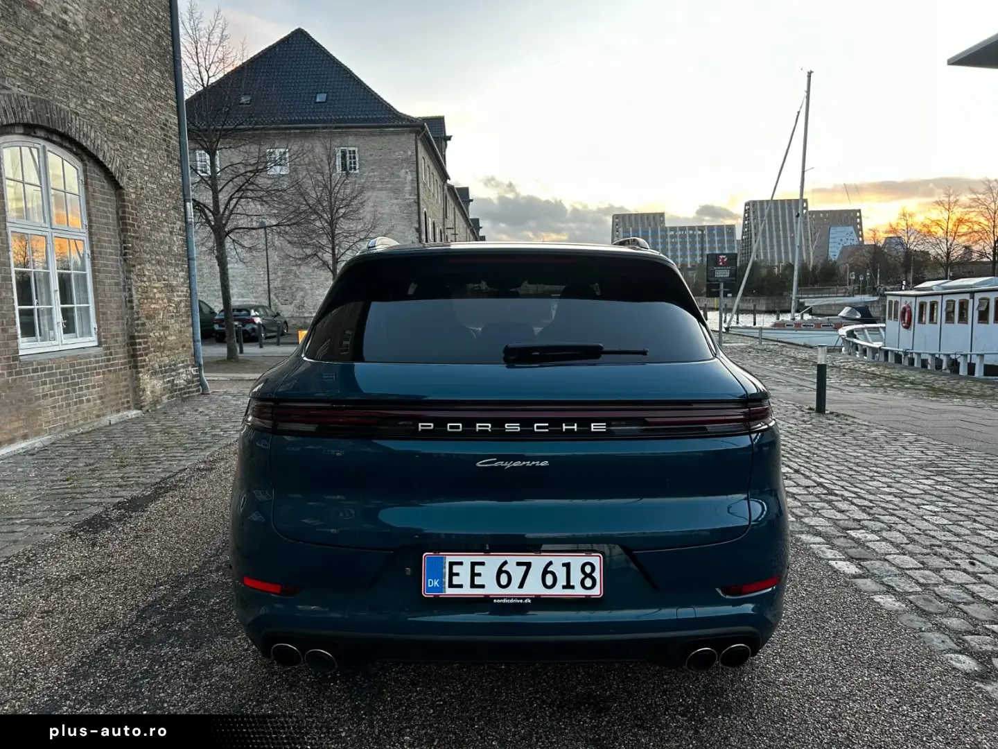 Porsche Cayenne E-Hybrid 18 w seats  BOSE