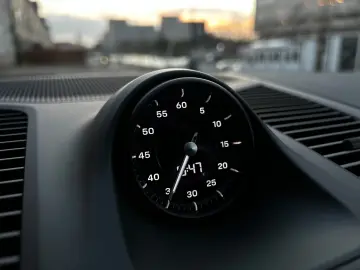 Porsche Cayenne E-Hybrid 18 w seats  BOSE