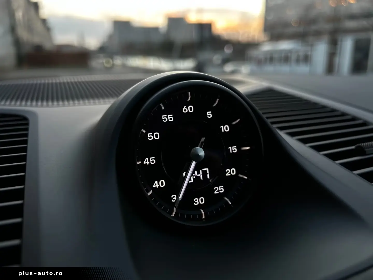 Porsche Cayenne E-Hybrid 18 w seats  BOSE