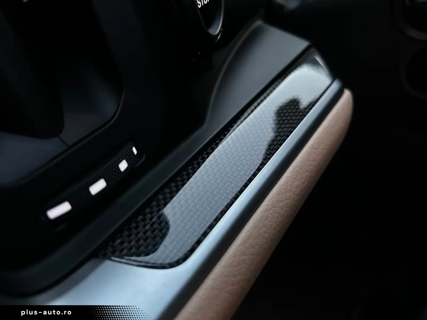 Porsche Cayenne E-Hybrid 18 w seats  BOSE