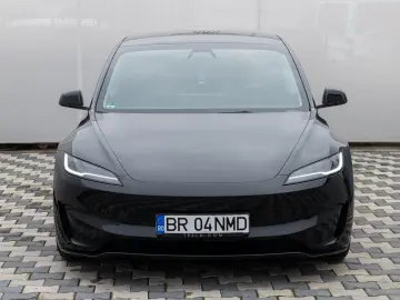 Tesla Model 3 Performance