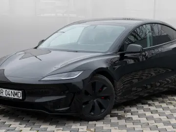 Tesla Model 3 Performance