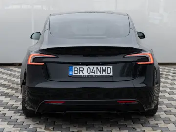 Tesla Model 3 Performance