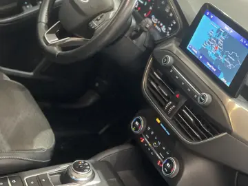 Ford Focus Titanium 2.0 tdci