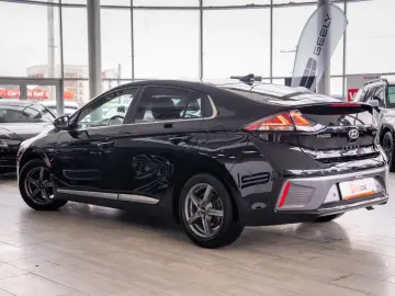 Hyundai Ioniq HYBRID 19
