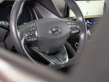 Hyundai Ioniq 1.6 GDI Premium Hybrid