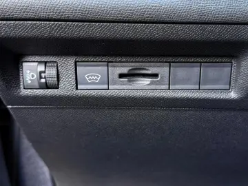 Peugeot 308 BlueHDi Style Fab.- 01.2025 1.5 Diesel 130 Cp