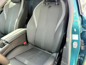 Peugeot 308 BlueHDi Style Fab.- 01.2025 1.5 Diesel 130 Cp