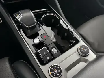 Volkswagen Touareg R-Line 4M MATRIX