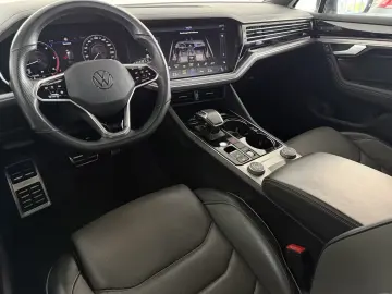 Volkswagen Touareg R-Line 4M MATRIX