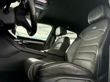 Volkswagen Touareg R-Line 4M MATRIX