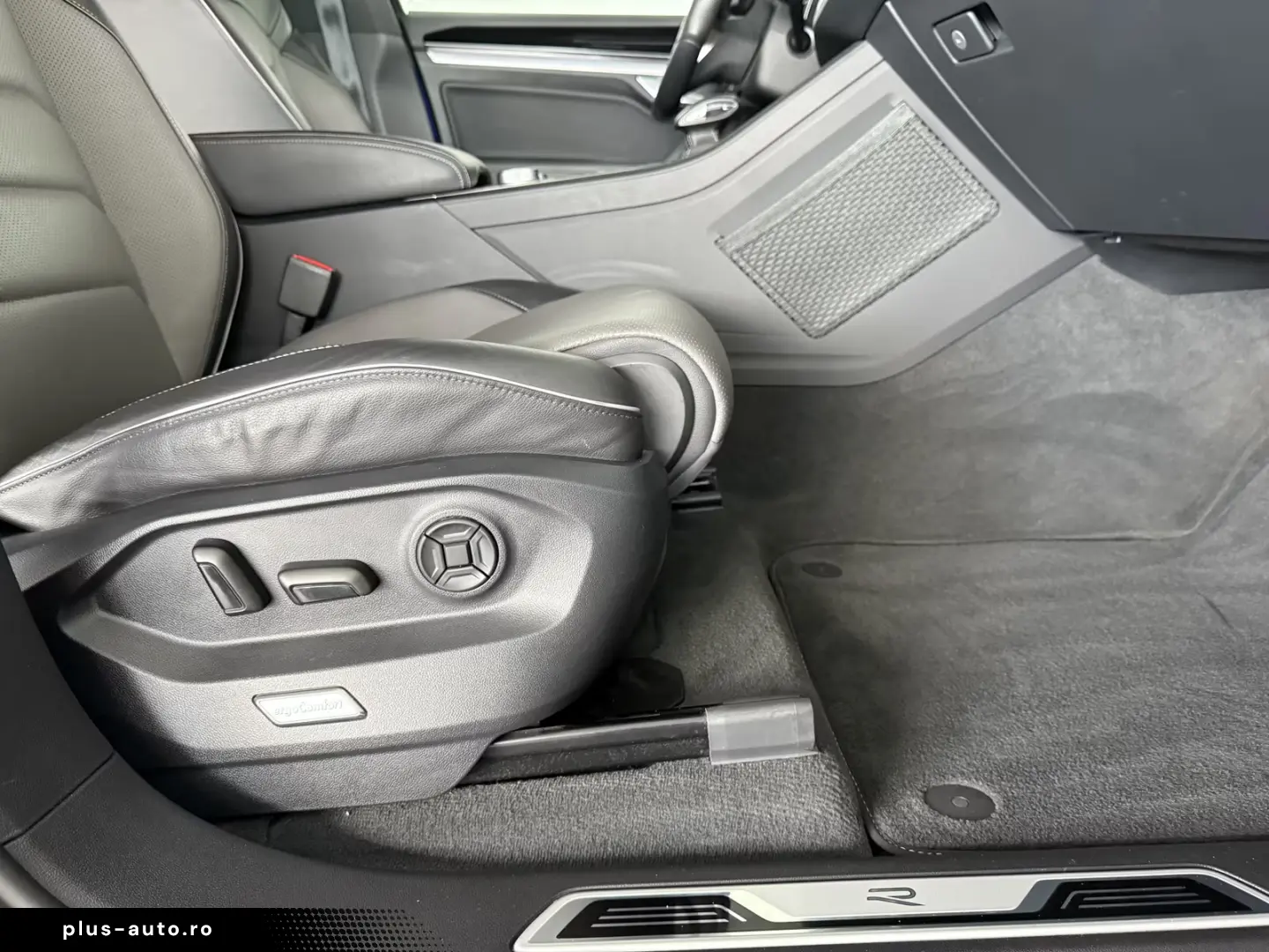 Volkswagen Touareg R-Line 4M MATRIX