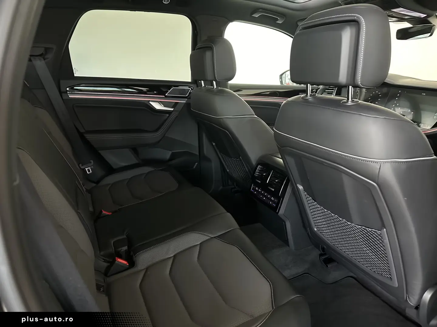 Volkswagen Touareg 3.0 TSI 4M R NACHT MASS SOFT AHK H&U 22