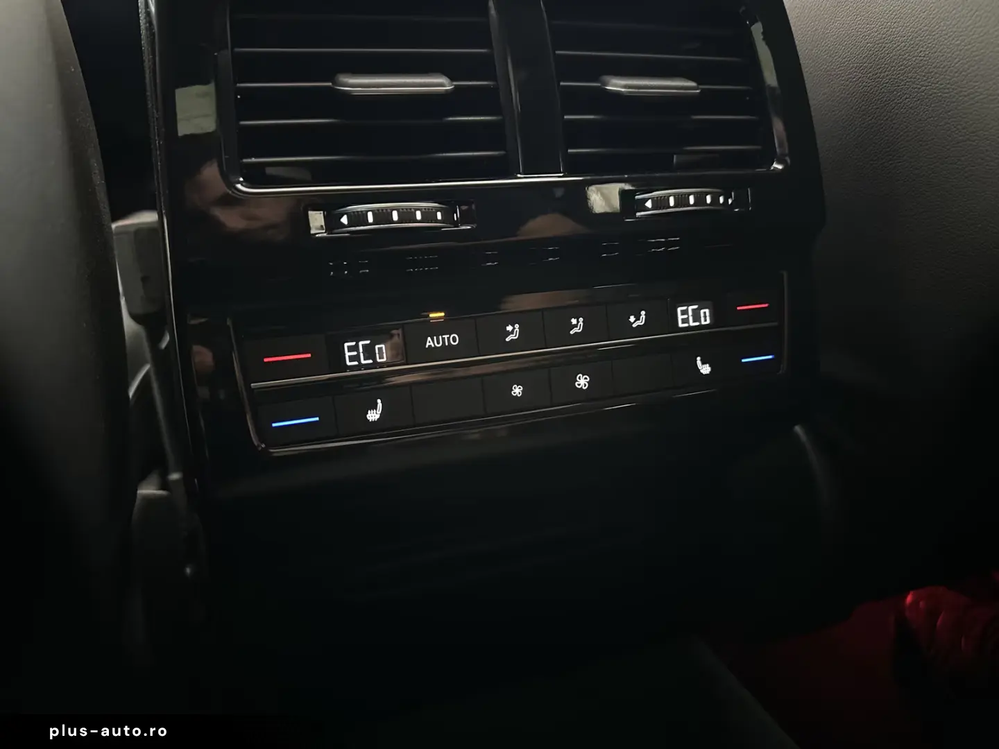 Volkswagen Touareg 3.0 TSI 4M R NACHT MASS SOFT AHK H&U 22