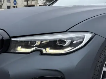 BMW Seria 3 330i Automat