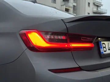 BMW Seria 3 330i Automat