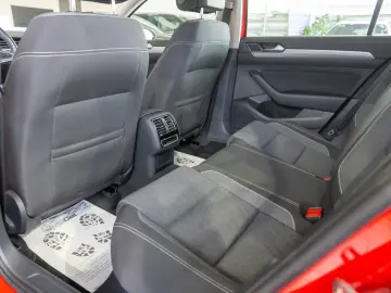 Volkswagen Passat Variant Business 2.0 TDI Dsg BlueMotion