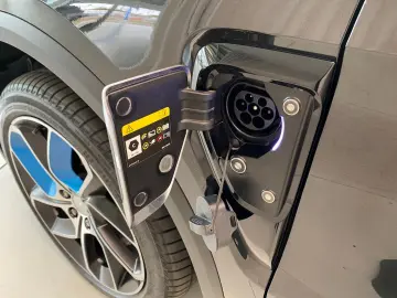 LYNC AND CO 01 1.5 TD PHEV