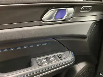 LYNC AND CO 01 1.5 TD PHEV