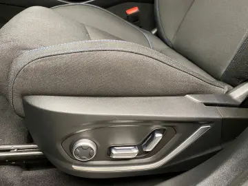 LYNC AND CO 01 1.5 TD PHEV