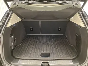 LYNC AND CO 01 1.5 TD PHEV