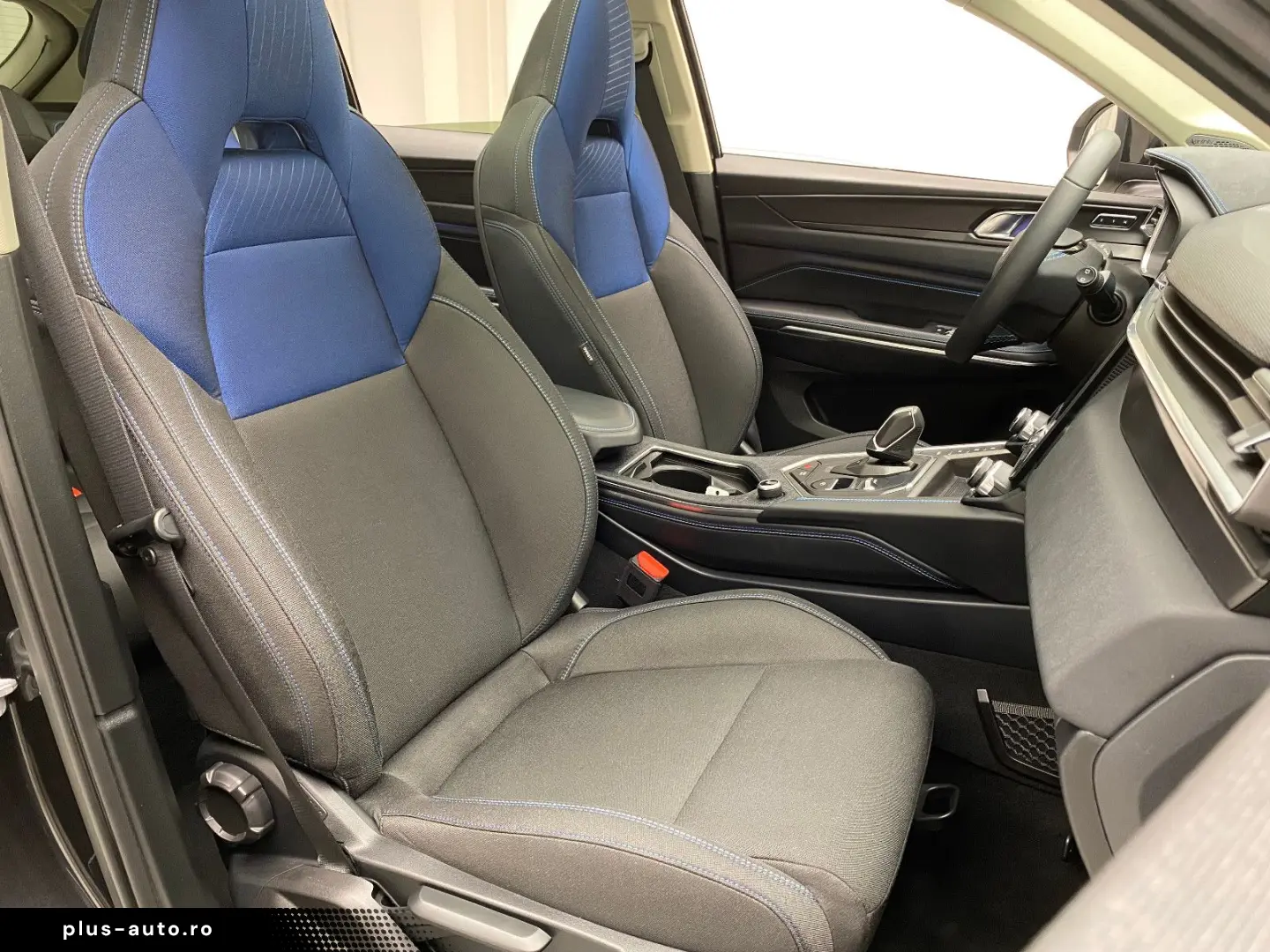 LYNC AND CO 01 1.5 TD PHEV