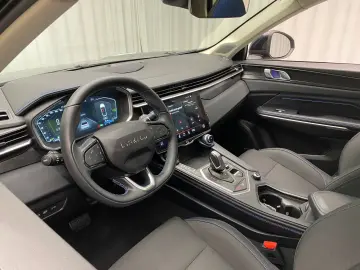 LYNC AND CO 01 1.5 TD PHEV