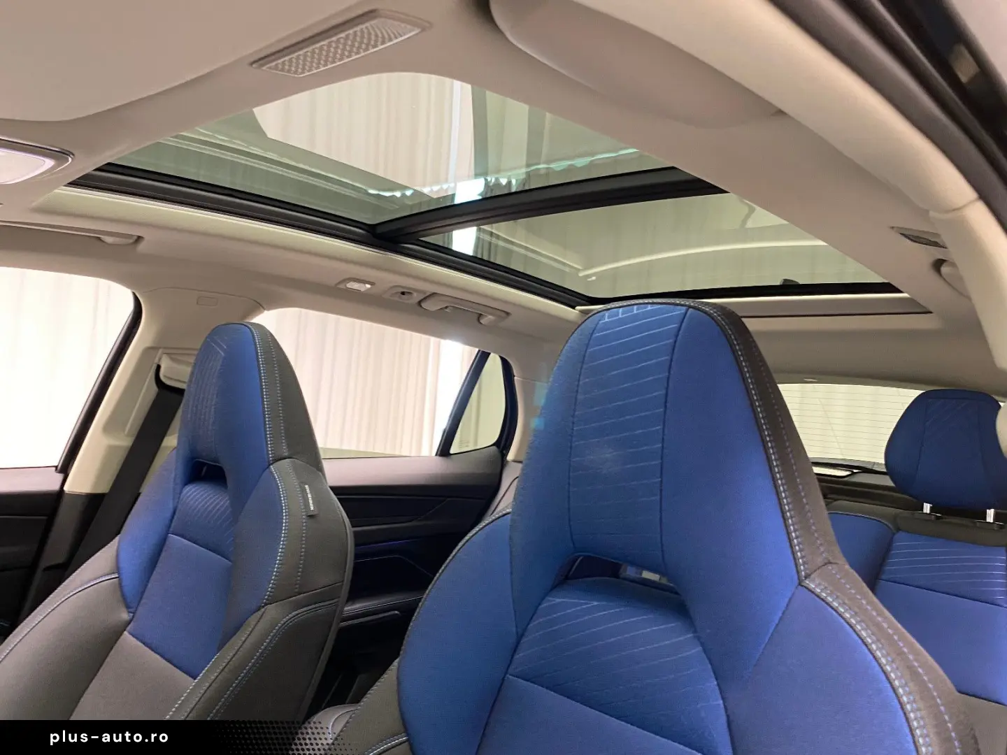 LYNC AND CO 01 1.5 TD PHEV