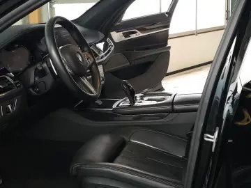 BMW 745e M Sport~ACC Lenkradheiz Massage Sitzklima