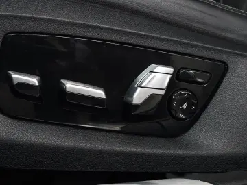 BMW 745e M Sport~ACC Lenkradheiz Massage Sitzklima