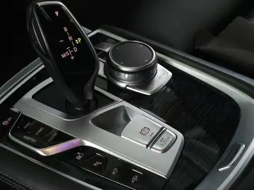 BMW 745e M Sport~ACC Lenkradheiz Massage Sitzklima