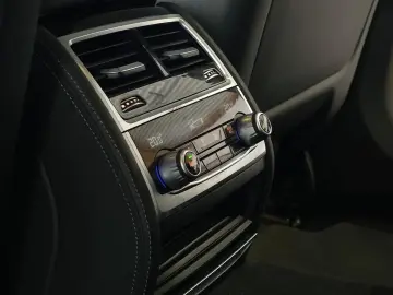 BMW 745e M Sport~ACC Lenkradheiz Massage Sitzklima