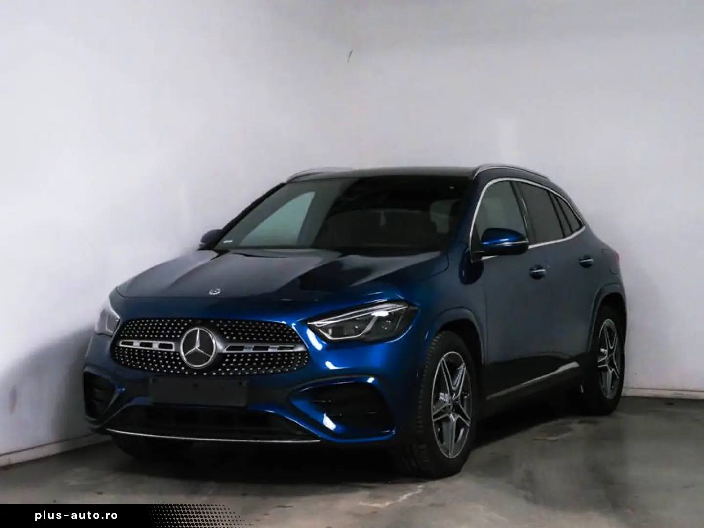 MERCEDES-BENZ GLA 200 AMG  Multibeam Panorama HUD 360