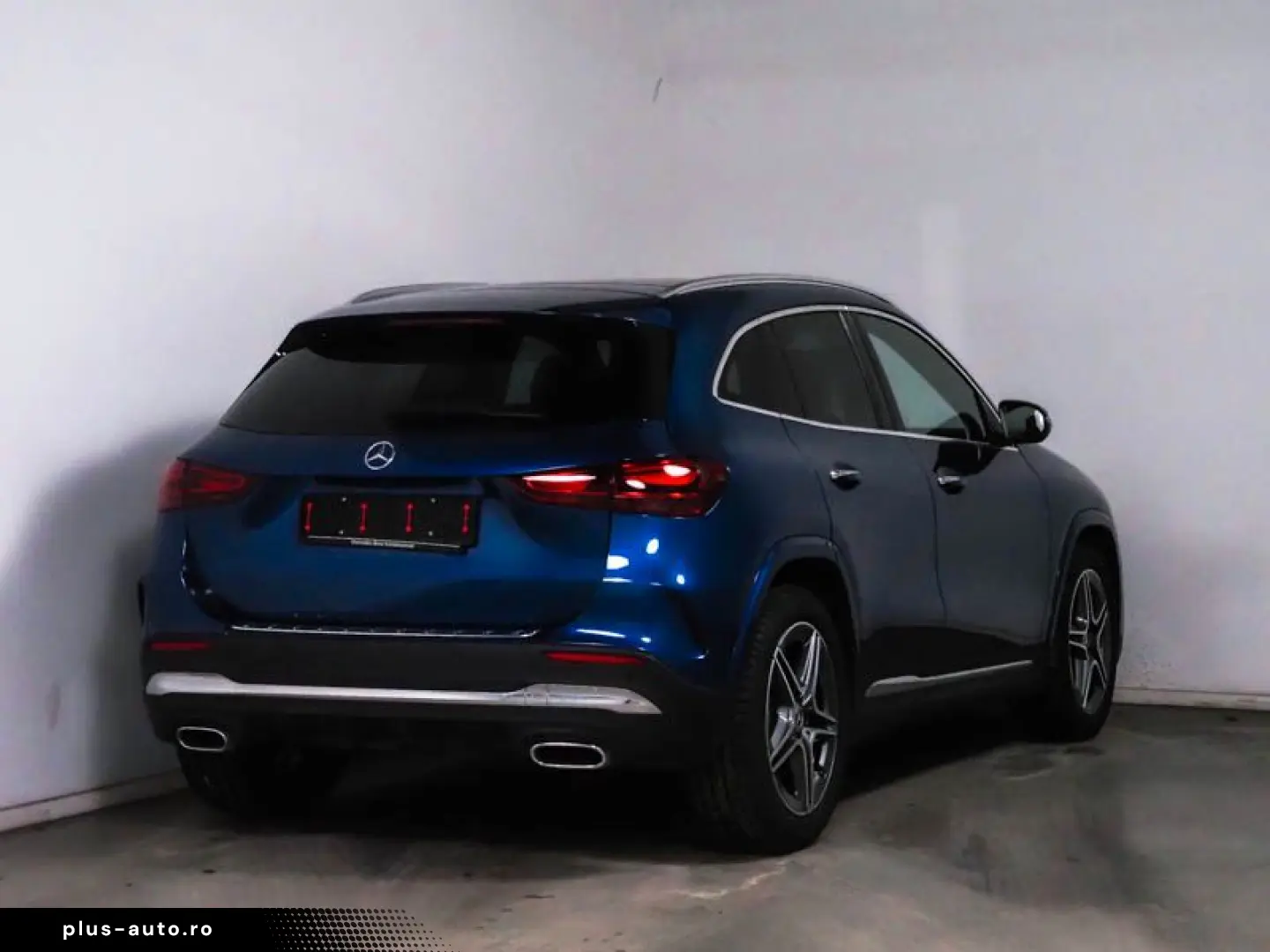 MERCEDES-BENZ GLA 200 AMG  Multibeam Panorama HUD 360