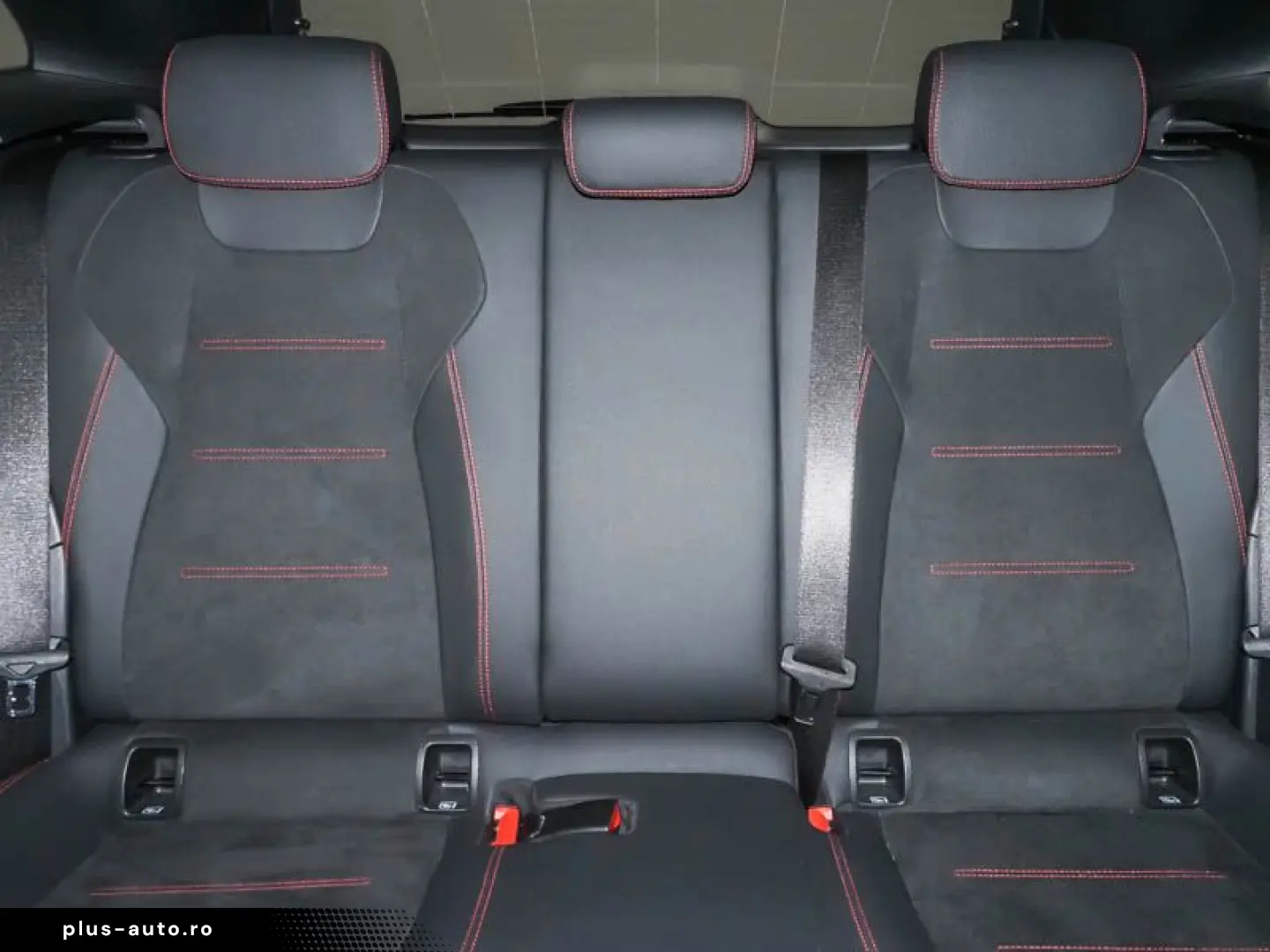 MERCEDES-BENZ GLA 200 AMG  Multibeam Panorama HUD 360