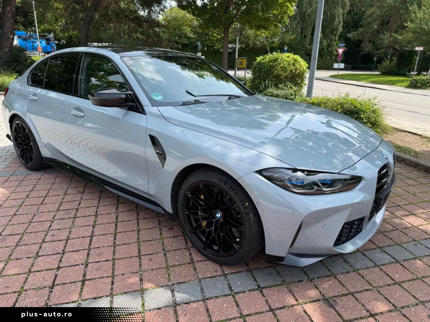 BMW M3 Cutie manuala