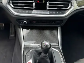 BMW M3 Cutie manuala