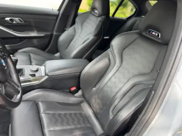 BMW M3 Cutie manuala