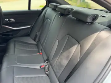 BMW M3 Cutie manuala