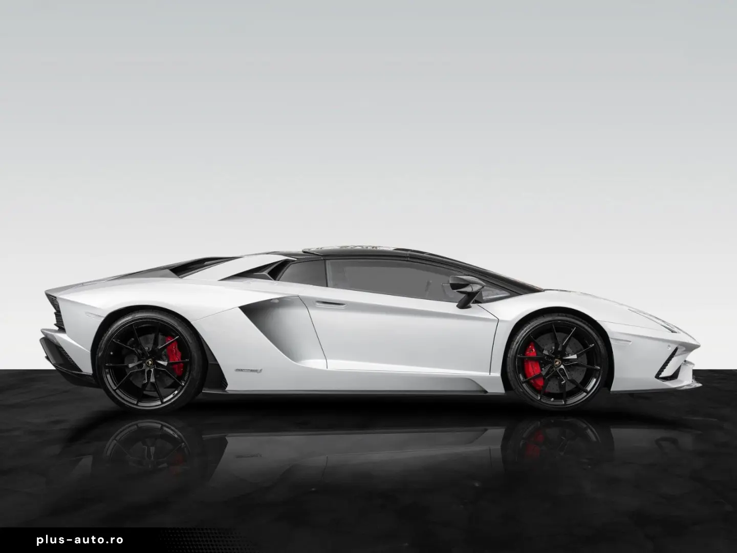 LAMBORGHINI Aventador S Roadster   Carbon Pack   1. Hand