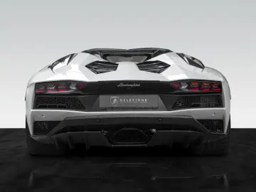 LAMBORGHINI Aventador S Roadster   Carbon Pack   1. Hand