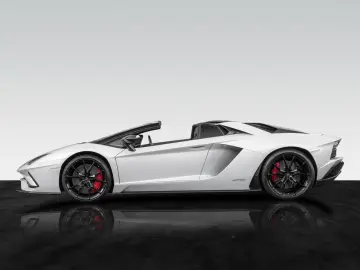 LAMBORGHINI Aventador S Roadster   Carbon Pack   1. Hand