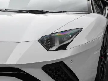 LAMBORGHINI Aventador S Roadster   Carbon Pack   1. Hand