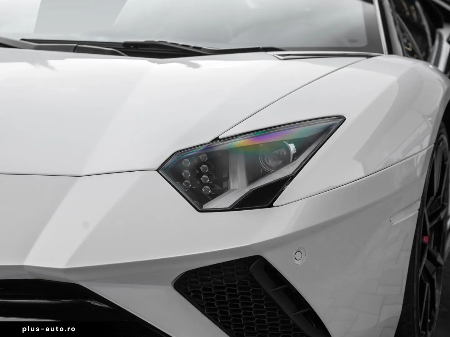 LAMBORGHINI Aventador S Roadster   Carbon Pack   1. Hand