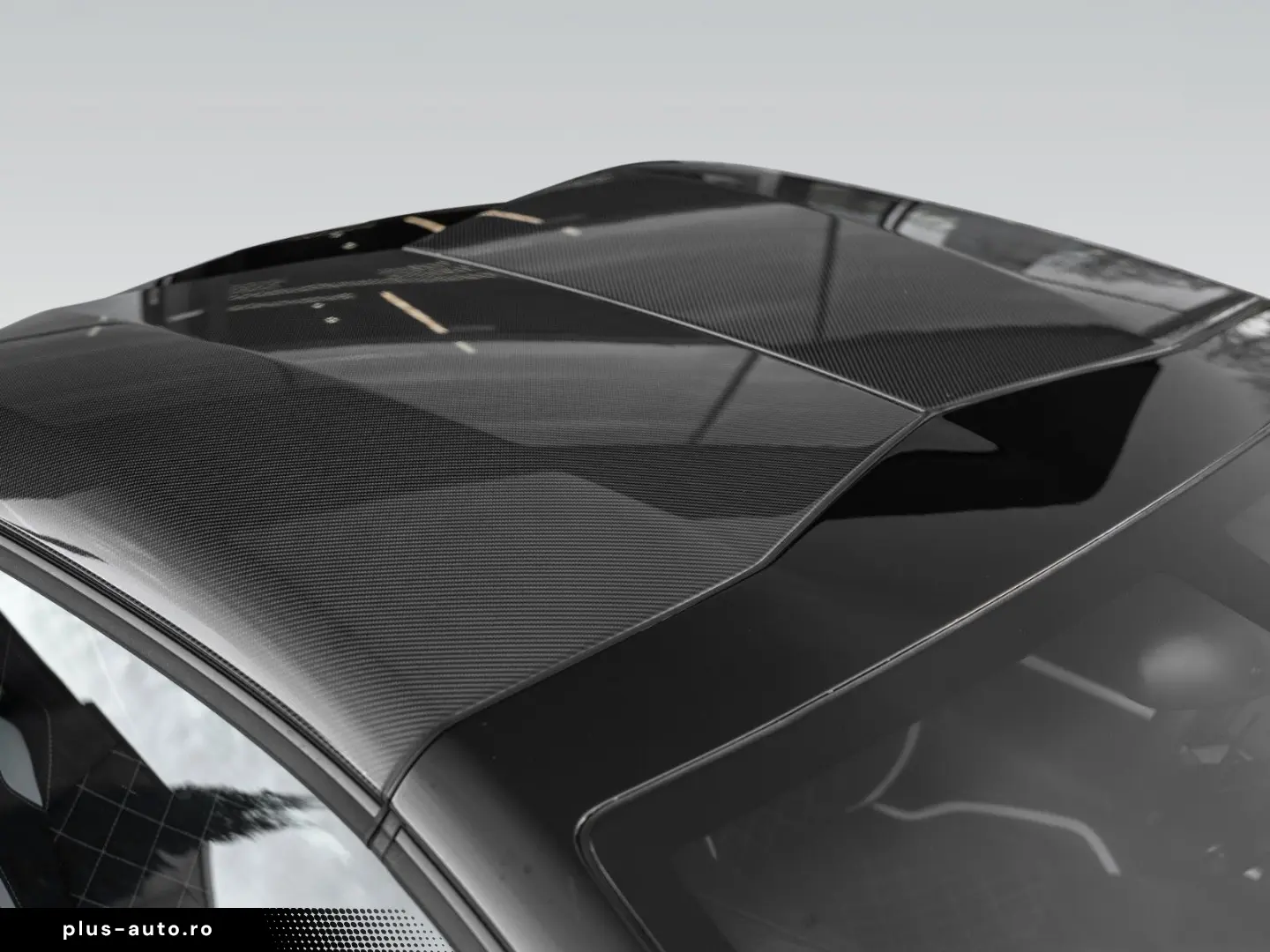 LAMBORGHINI Aventador S Roadster   Carbon Pack   1. Hand