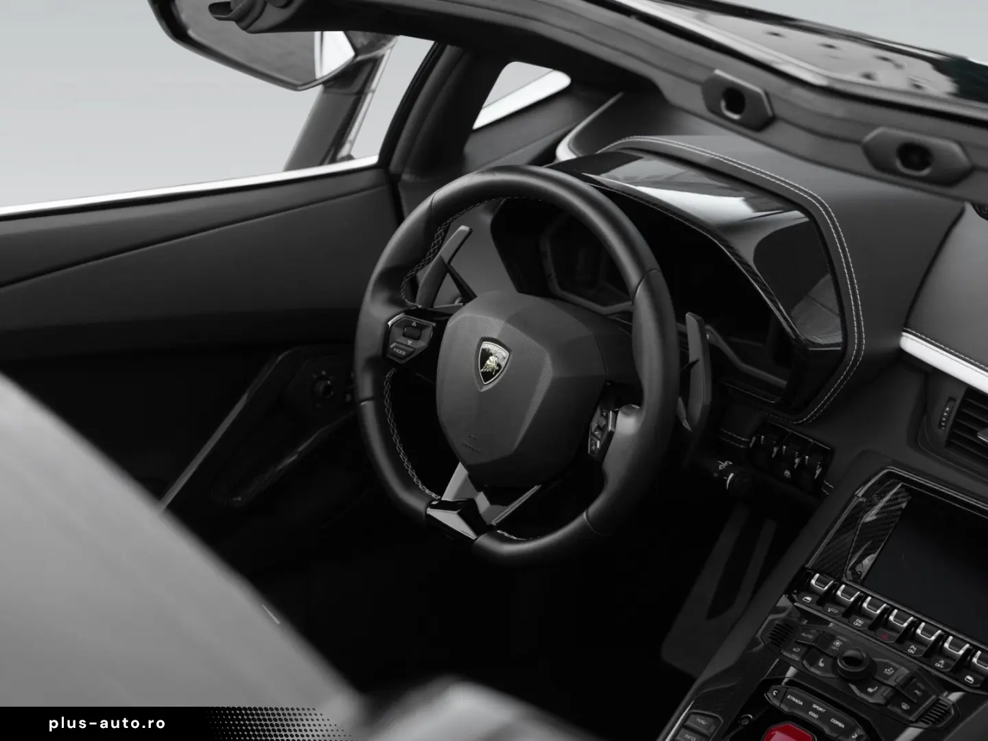 LAMBORGHINI Aventador S Roadster   Carbon Pack   1. Hand