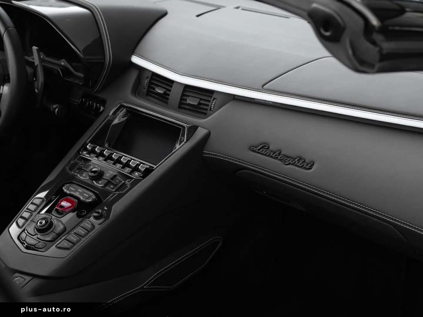 LAMBORGHINI Aventador S Roadster   Carbon Pack   1. Hand