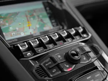 LAMBORGHINI Aventador S Roadster   Carbon Pack   1. Hand