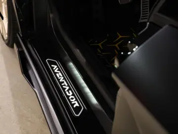 LAMBORGHINI Aventador 6.5 V12 SVJ Roadster Full Novitec XPEL